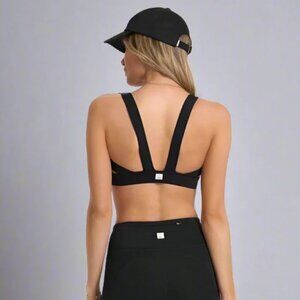 BRAND NEW Vuori Stride Sports Bra Black